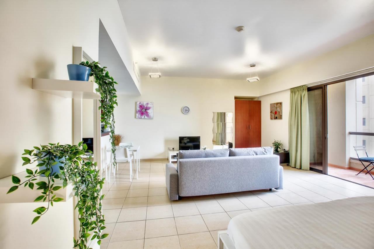 Spacious Sea View At The Jbr Apartamento